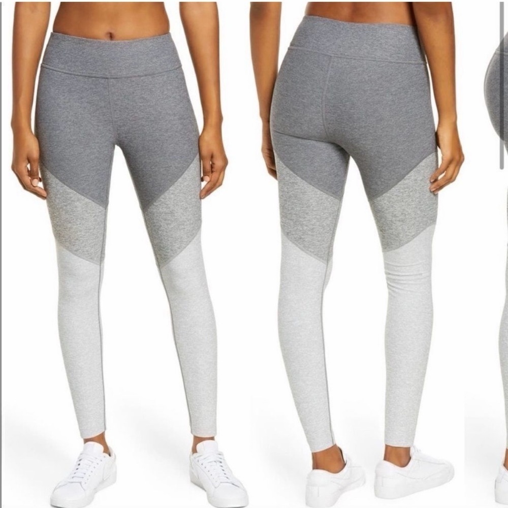 Outdoor Voices 7/8 Springs
Leggings